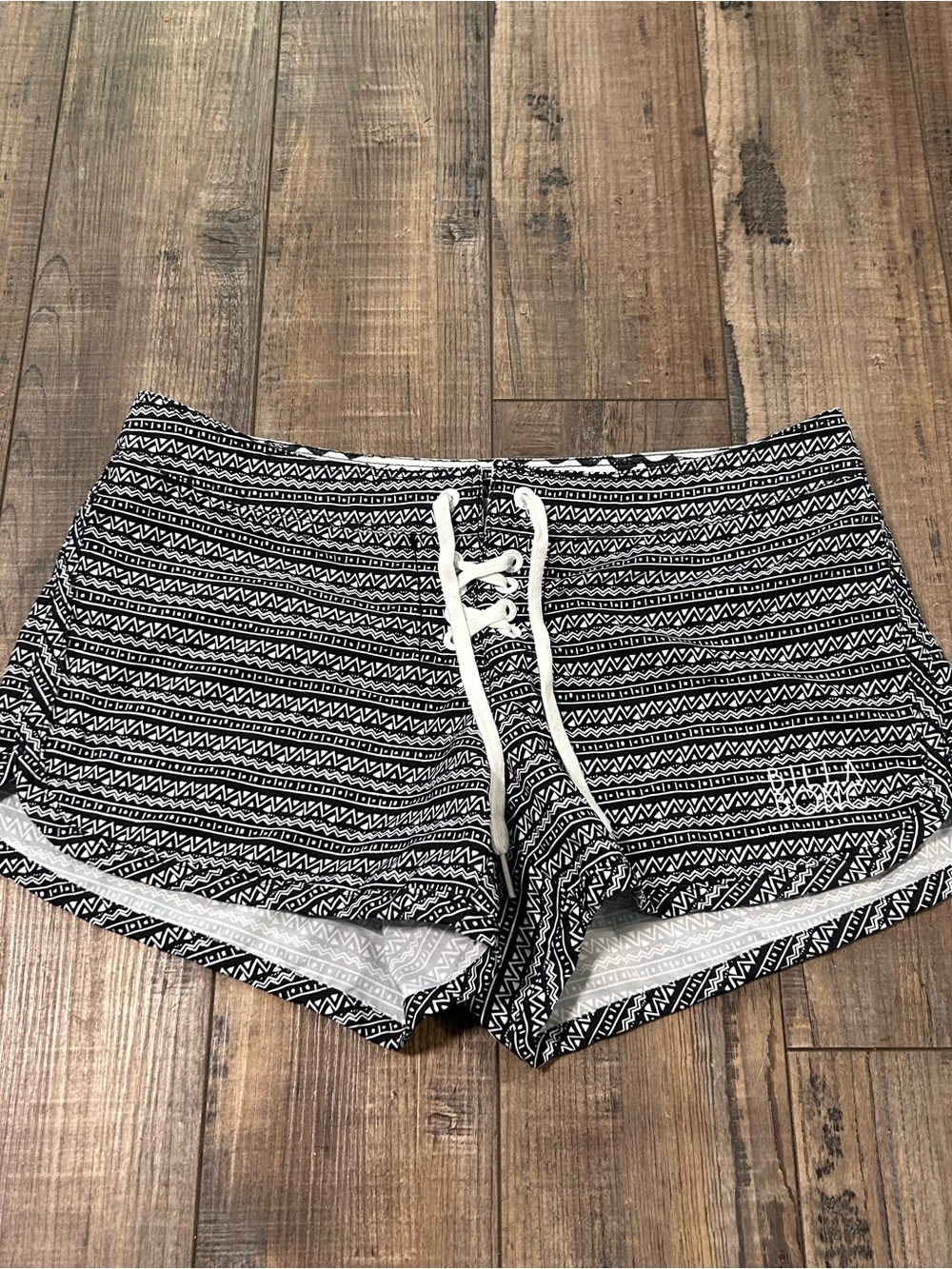Billabong Black And White Board Shorts Lace Up Swim Surf Beach Women’s Size 3
